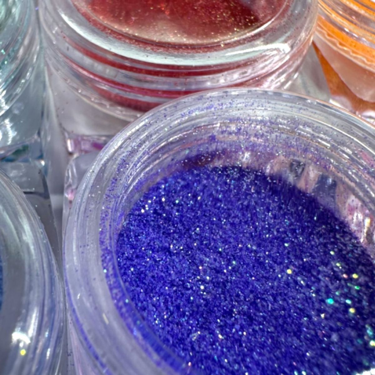12 shades of Rainbow glitter 0,1 mm. 